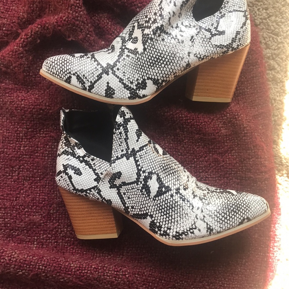 Womens snakeskin booties